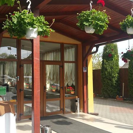 Pensiunea Pusca Si Cureaua Lata Турда Экстерьер фото